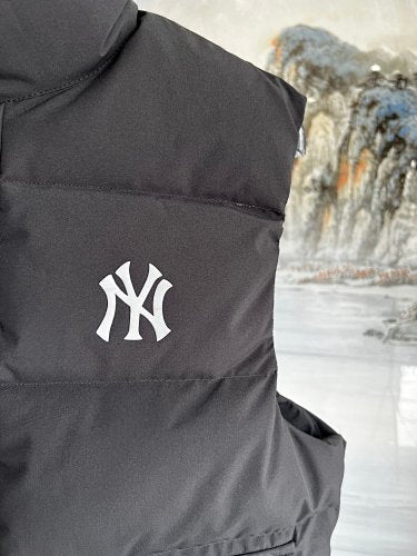 MLB New York Yankees Black Quilted Puffer Vest