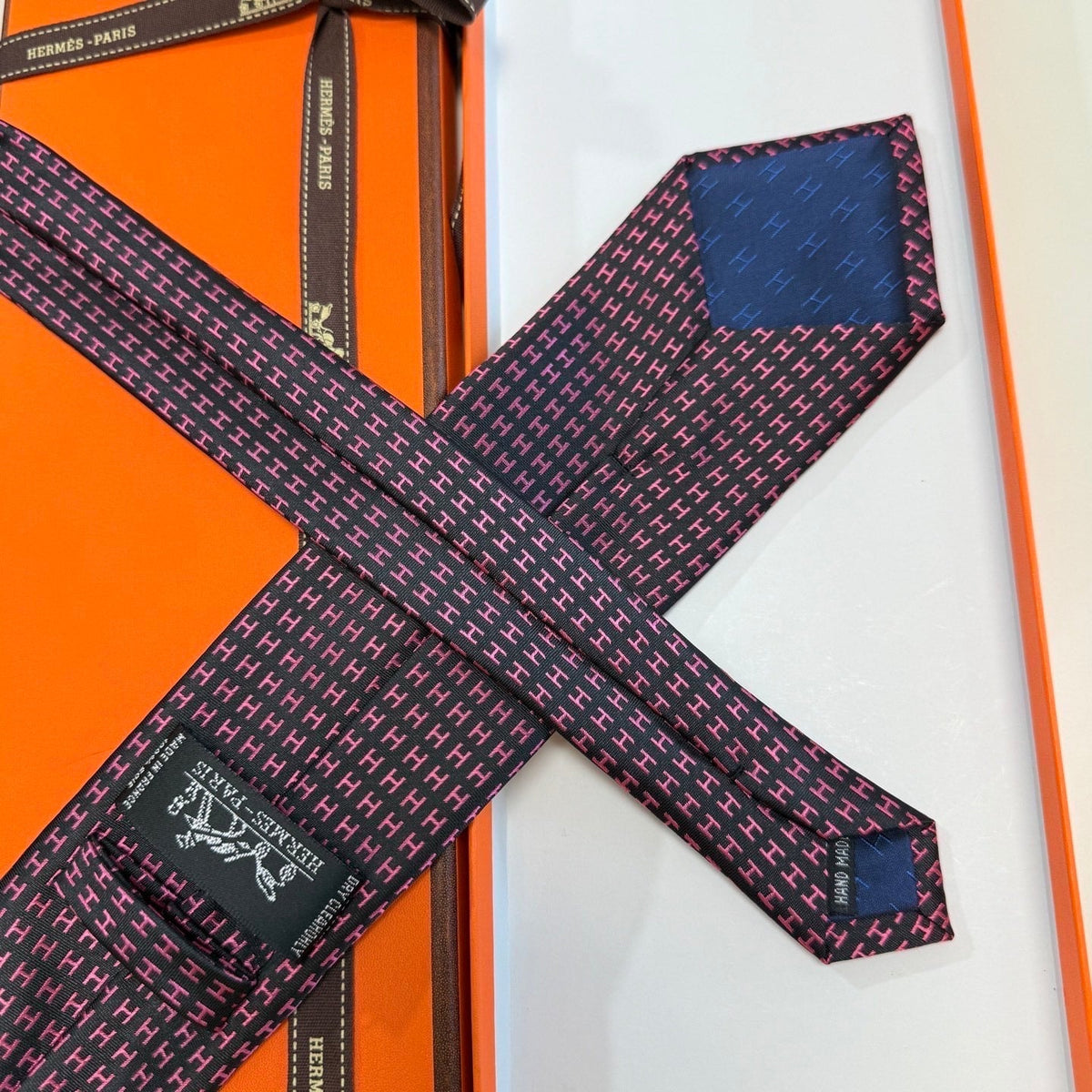 Hermes Style Men's Micro H Jacquard Silk Tie