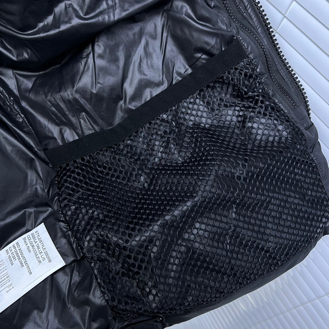 Canada Goose Black Hooded Quilted Puffer Jacket with Logo Patch