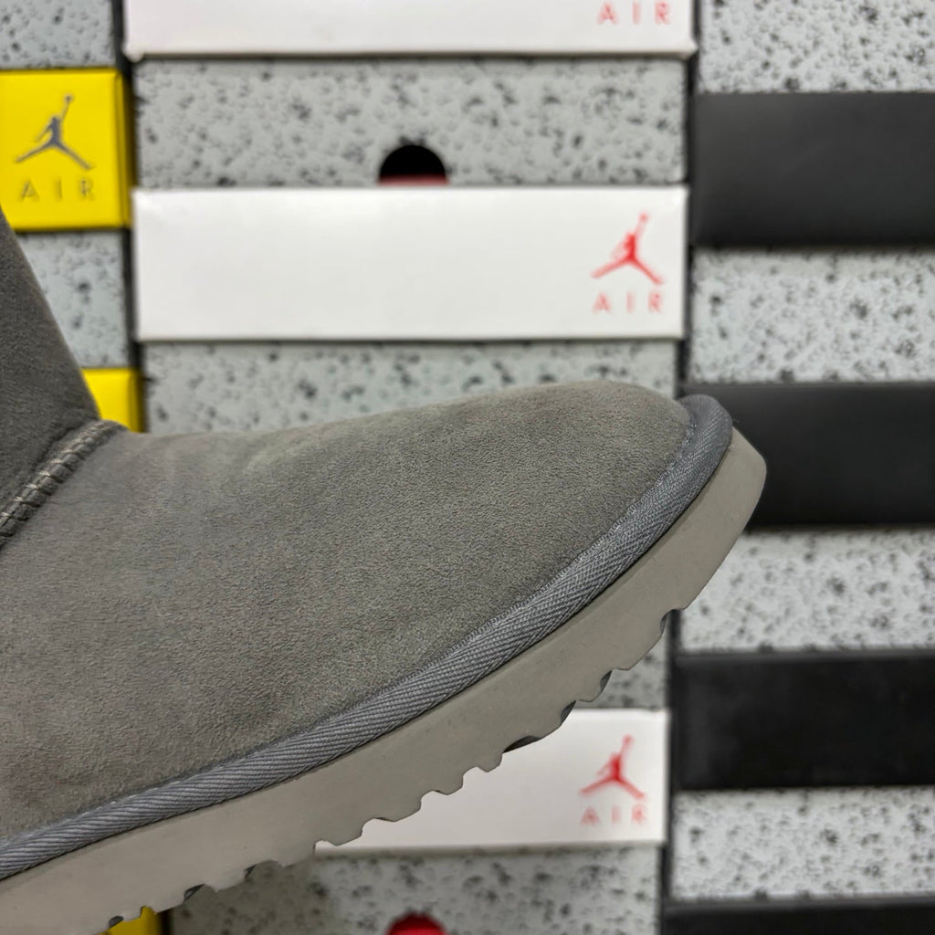 UGG Kallen Lace Classic Short Boot – Suede Boot with Shearling Lining, Tonal Back Seam & All-Grey Classic Sole in Grey