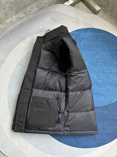 Canada Goose Quilted Charcoal Gray & Black Puffer Vest