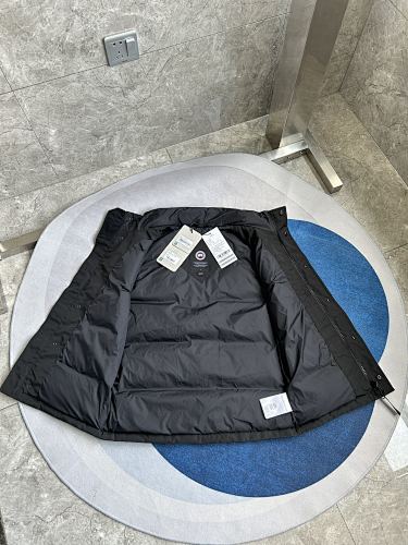 Canada Goose Quilted Charcoal Gray & Black Puffer Vest