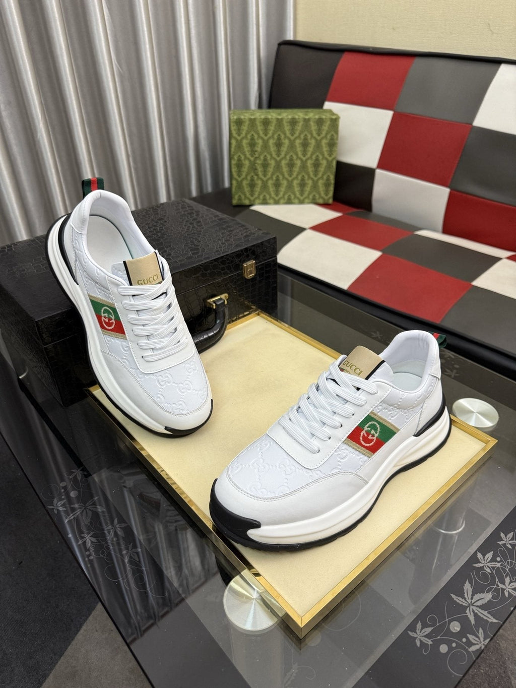 Gucci Men's Green and Red Stripe Low-Top Sneakers
